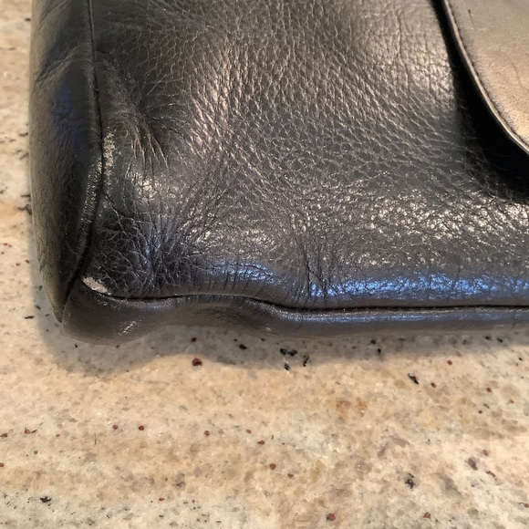 Le Donne Black Leather Flap Over Crossbody Bag - Picture 6 of 11